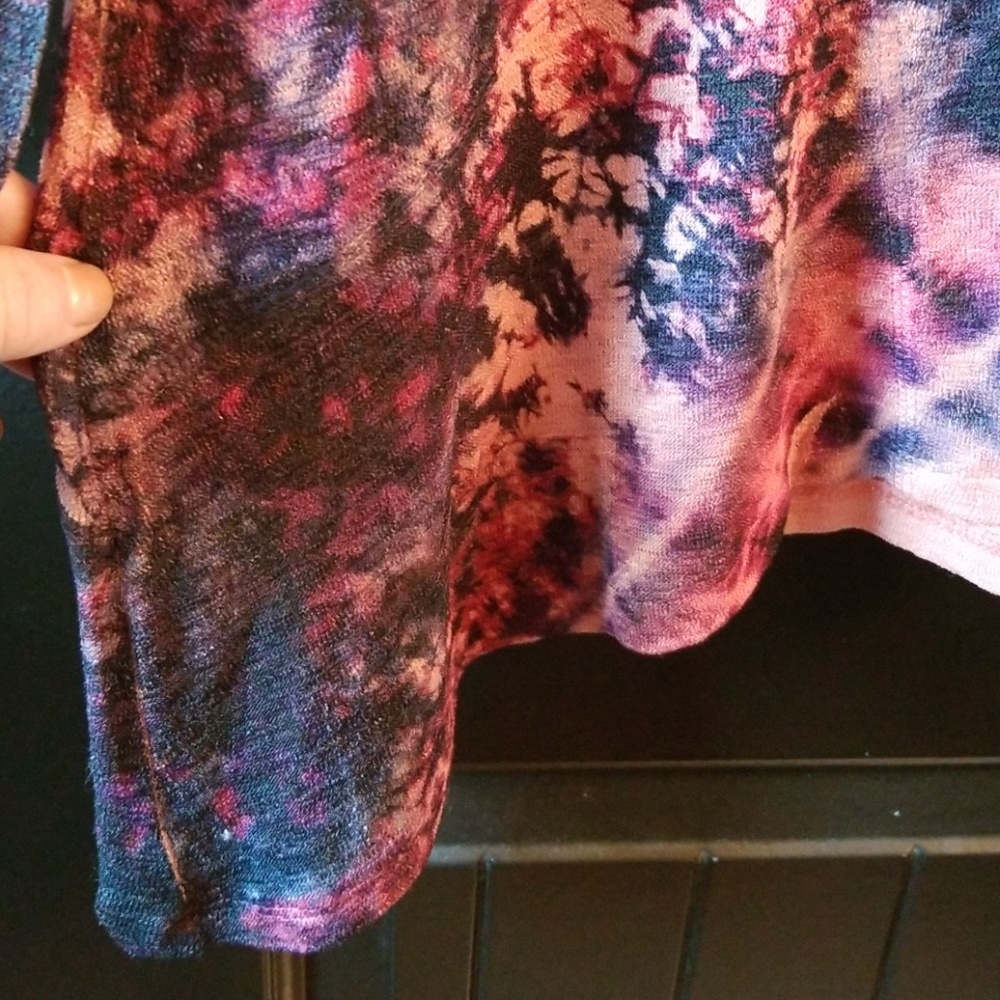 Colorful top. - Picture 3 of 3